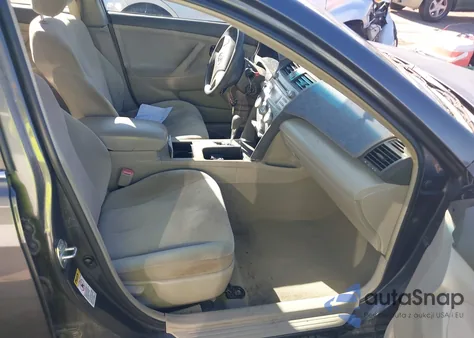 2011 Toyota Camry Le z USA, uszkodzony, nr VIN 4T1BF3EK3BU647258